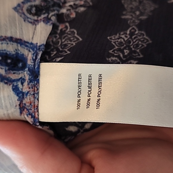 Chicos Sheer Button Up Top Size M Paisley Roll Tab Collar High Low Hem Blue - Picture 11 of 13